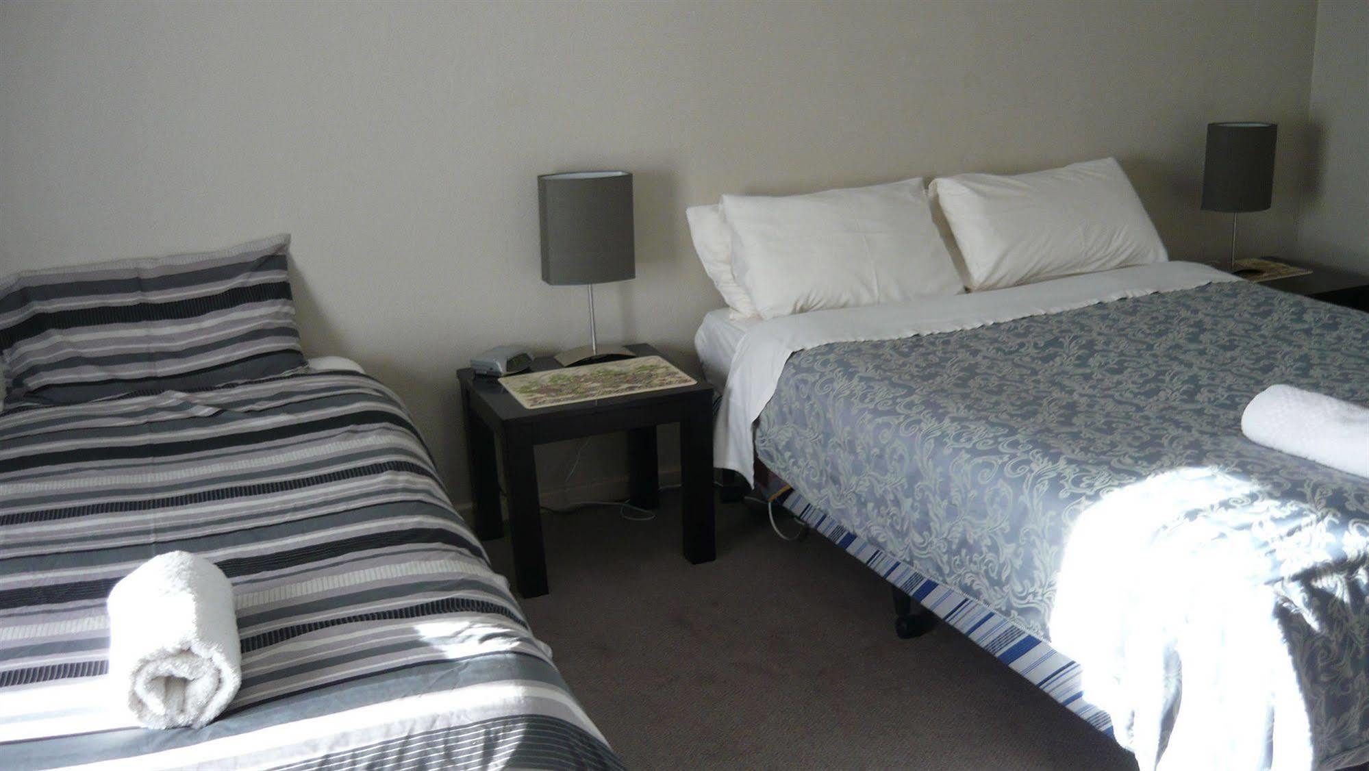 Albany Apartments Extérieur photo