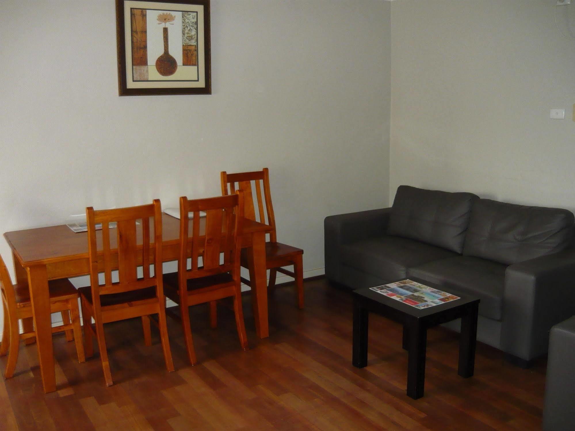 Albany Apartments Extérieur photo