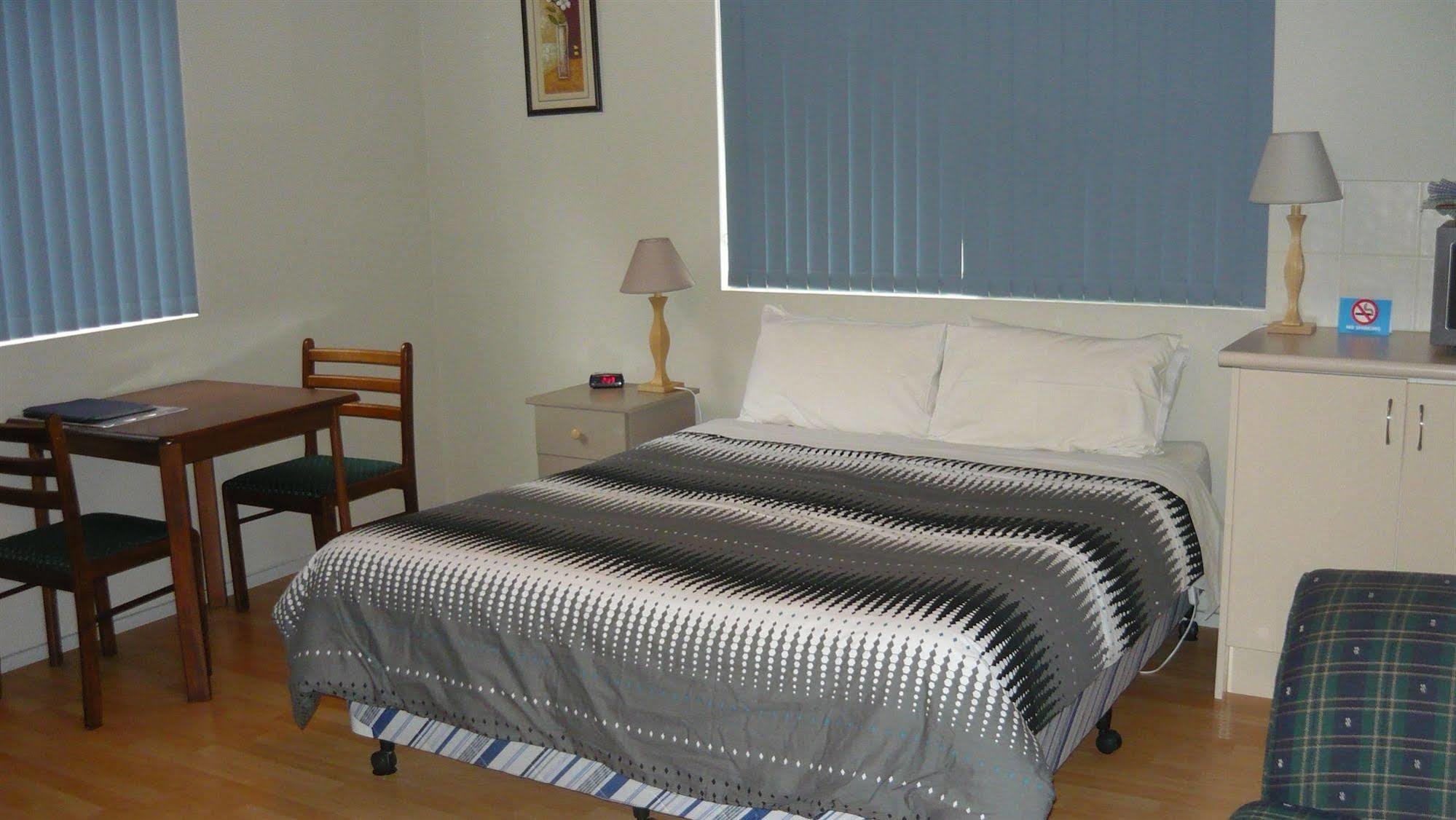 Albany Apartments Extérieur photo